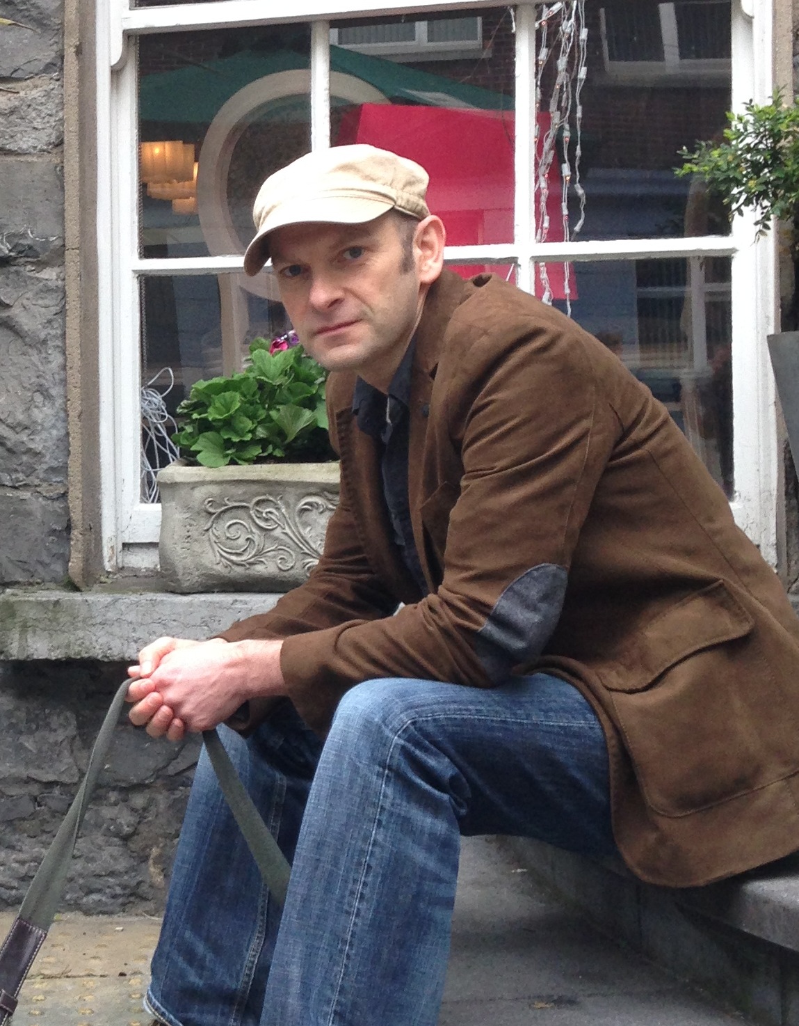 Unpacking Sergei Dovlatov's Suitcase THRESHOLDS